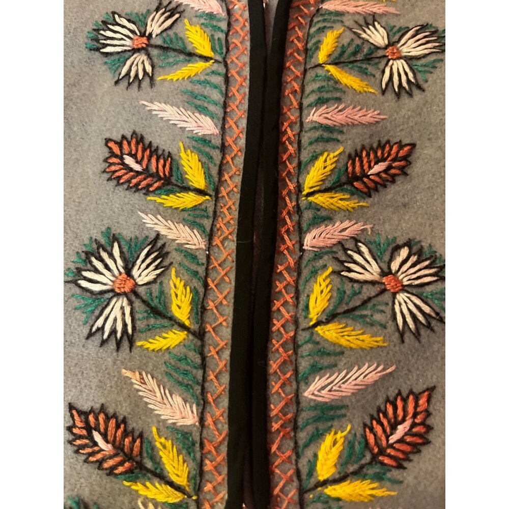 Vintage Embroidered Folk Boho Vest Boys L/XL? Handmade India Used Gray Multi - Picture 3 of 9